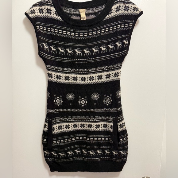 Sweater short dress/sweater winter pattern w/pockets black/white sz XS $25 - Picture 2 of 8